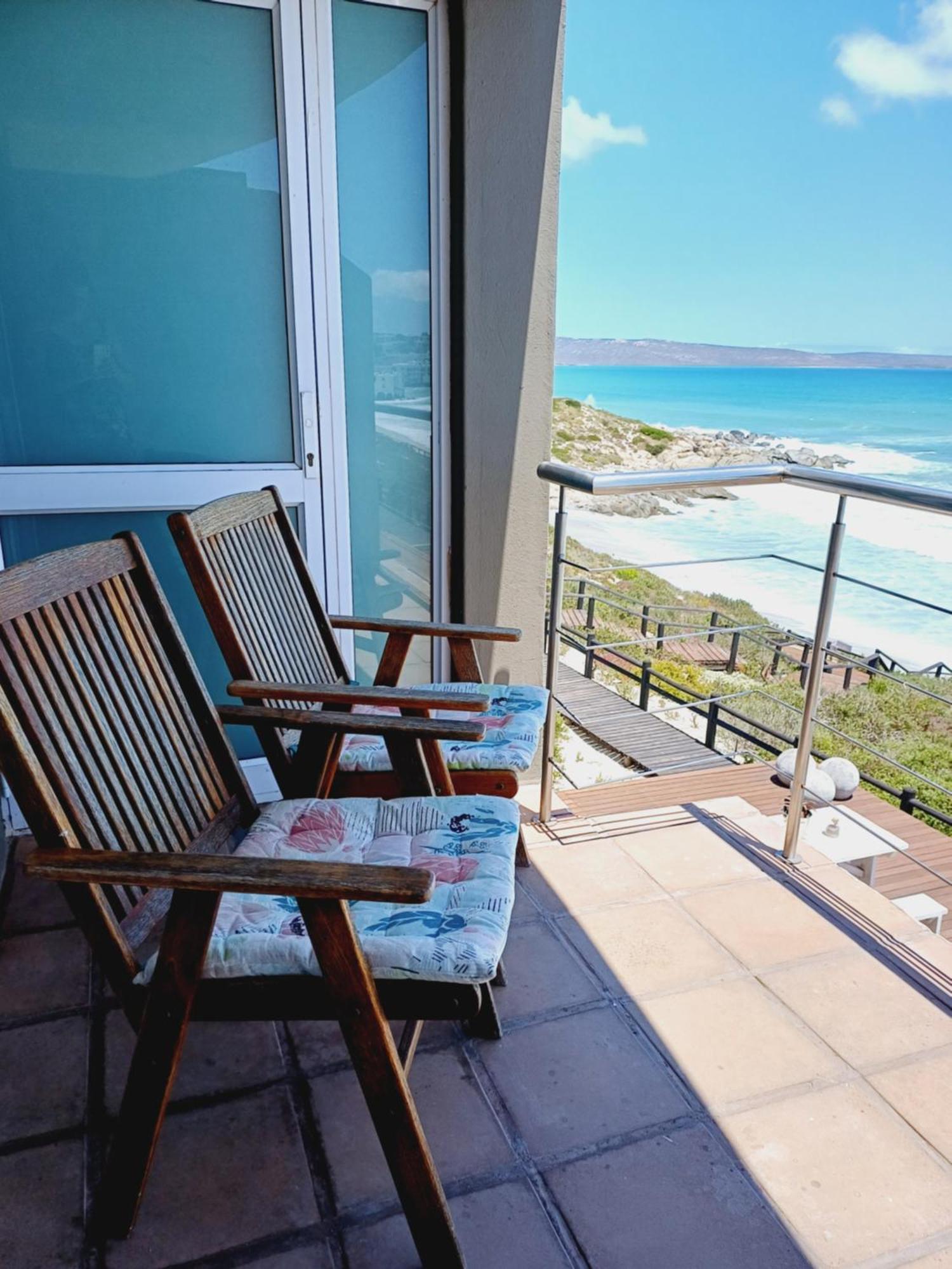 Langebaan Beach Towers エクステリア 写真